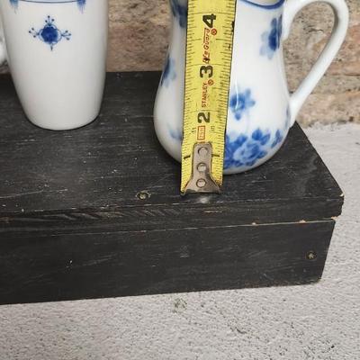 Sale Photo Thumbnail #114: Harry and David, porsgrund and Noritake blue pieces