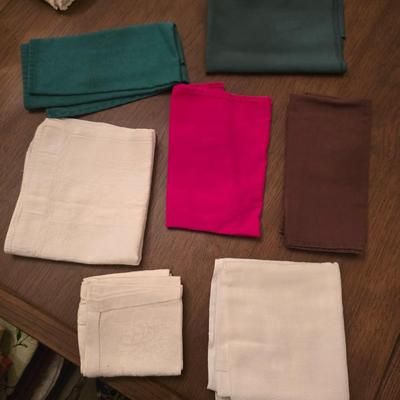 Assorted cloth napkins
