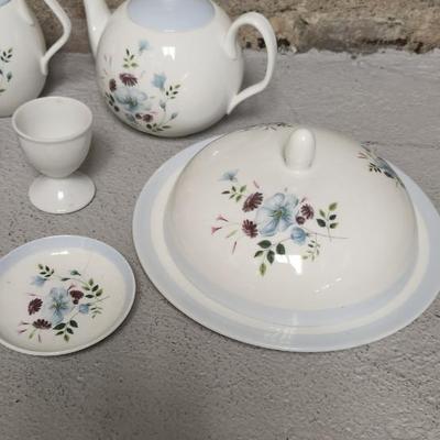 Sale Photo Thumbnail #153: Sweet little tea set.