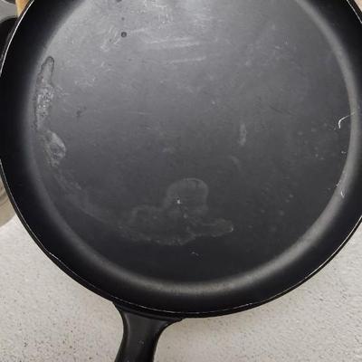 Sale Photo Thumbnail #261: Popiel crepe pan, malt blender, small Mandolin, salt and pepper and mini muffin tin