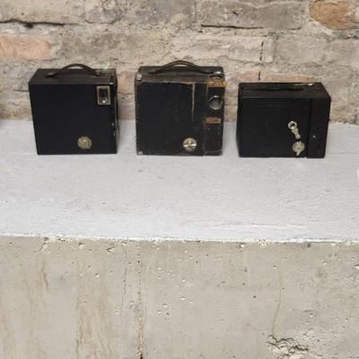 Sale Photo Thumbnail #399: 3 old box cameras. Fits medium flat rate box