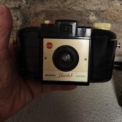 Sale Photo Thumbnail #435: Set of 3 Kodak cameras. Starmatic, starlet and Holiday Flash. Fits a medium flat rate box