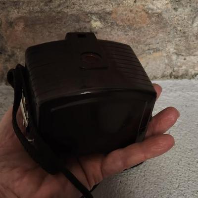 Sale Photo Thumbnail #440: Set of 3 Kodak cameras. Starmatic, starlet and Holiday Flash. Fits a medium flat rate box