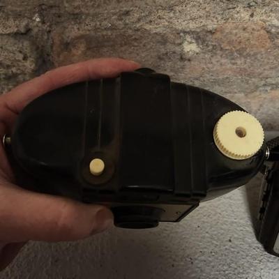 Sale Photo Thumbnail #436: Set of 3 Kodak cameras. Starmatic, starlet and Holiday Flash. Fits a medium flat rate box