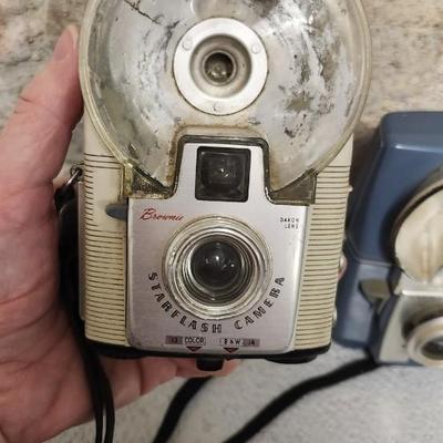 Sale Photo Thumbnail #459: Pair of Brownie Starflash and a Flash 30. Fits a medium flat rate box