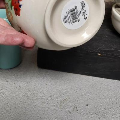 Sale Photo Thumbnail #536: Bright and happy items for your kitchen. That cute little bowl with 4 fondue forks!!
