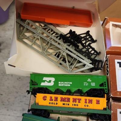 Sale Photo Thumbnail #636: More trains. Tyco