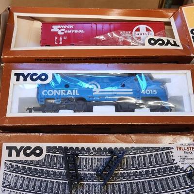 Sale Photo Thumbnail #638: More trains. Tyco