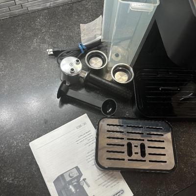 De'Longhi Stilosa EC260.BK Manual Espresso Machine - Like New
