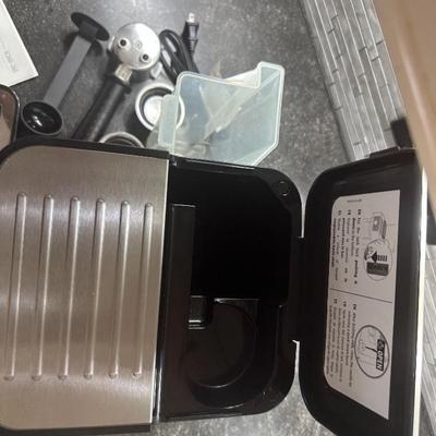 De'Longhi Stilosa EC260.BK Manual Espresso Machine - Like New