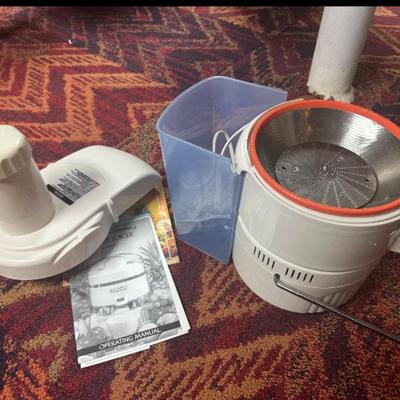 Jack LaLanne Power Juicer Classic (Model CL-003AP) - Lightly Used, Excellent Condition with Manual