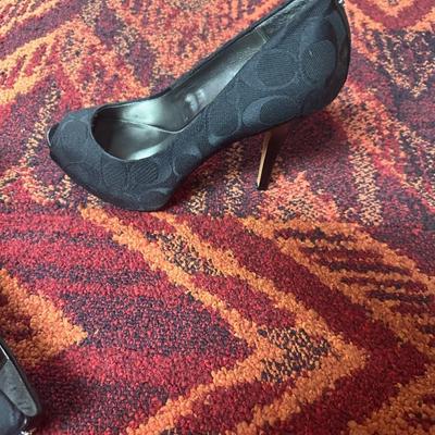 Coach Signature Canvas Peep-Toe Pumps Heels - Black Size 8 - Excellent Pre-Owned Condition
