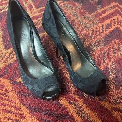 Coach Signature Canvas Peep-Toe Pumps Heels - Black Size 8 - Excellent Pre-Owned Condition