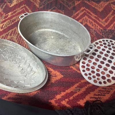 Vintage Wagner Ware Magnalite Oval Roaster Dutch Oven (4265) - 8 Qt Cast Aluminum with Lid & Perforated Trivet