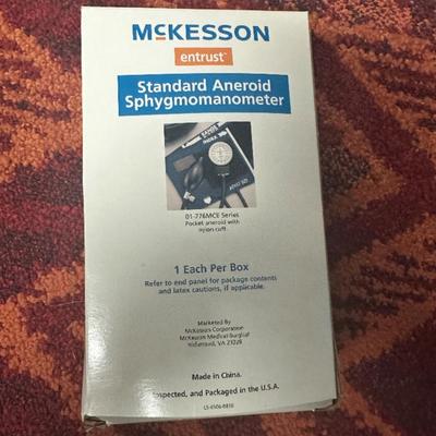 McKesson Entrust Standard Aneroid Sphygmomanometer (01-776MCE Series) - Slightly Used, Excellent Condition with Original Box