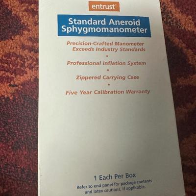 McKesson Entrust Standard Aneroid Sphygmomanometer (01-776MCE Series) - Slightly Used, Excellent Condition with Original Box