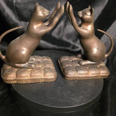 Antique Bronze Cat Bookends Pair – Sculptural Feline Figures on Cushioned Bases – Vintage Art Decor