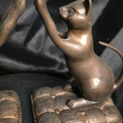 Antique Bronze Cat Bookends Pair – Sculptural Feline Figures on Cushioned Bases – Vintage Art Decor