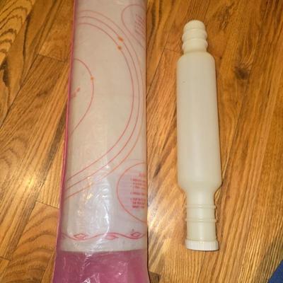 Rolling pin and mat