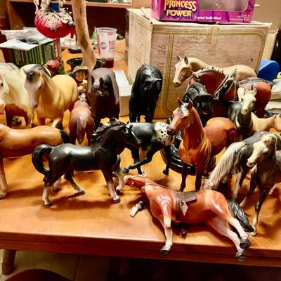 Sale Photo Thumbnail #88: Horses some Breyer 