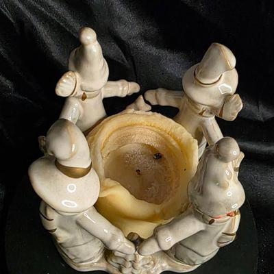 Vintage Ceramic Snowmen Candleholder – Whimsical Winter Decor