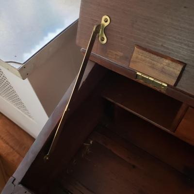 Slant Front Desk (D-KD)