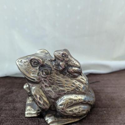 Brass frog