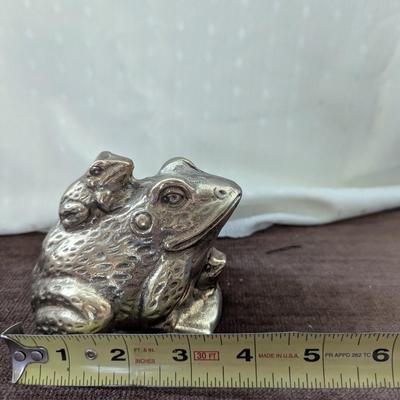 Brass frog