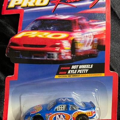 1997 Hot Wheels Pro Racing Kyle Petty #44 Pontiac Grand Prix | Red Package Edition | Hot Wheels Speed & Performance Livery | Sealed...