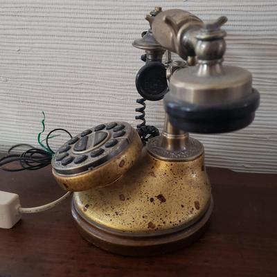 Antique Style Phone and Turner Wall Mirror (D-KD)