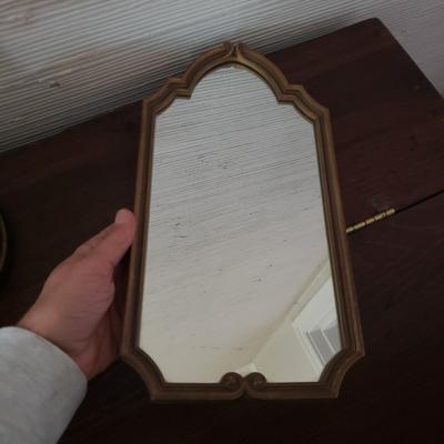 Antique Style Phone and Turner Wall Mirror (D-KD)