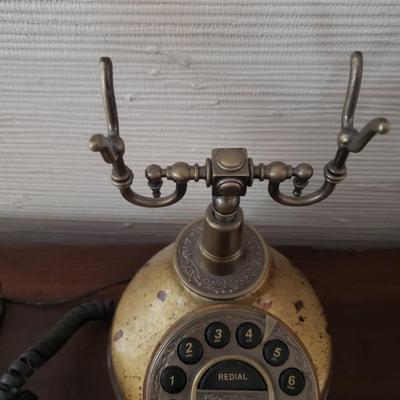 Antique Style Phone and Turner Wall Mirror (D-KD)