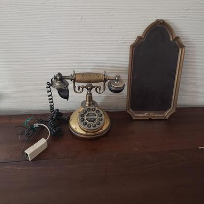 Antique Style Phone and Turner Wall Mirror (D-KD)