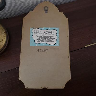 Antique Style Phone and Turner Wall Mirror (D-KD)