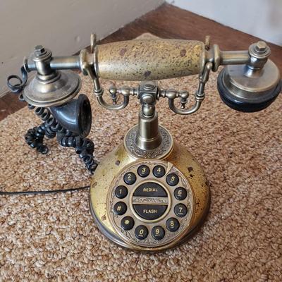 Antique Style Phone and Turner Wall Mirror (D-KD)