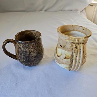Robin Cage Pottery & More (O-JS)