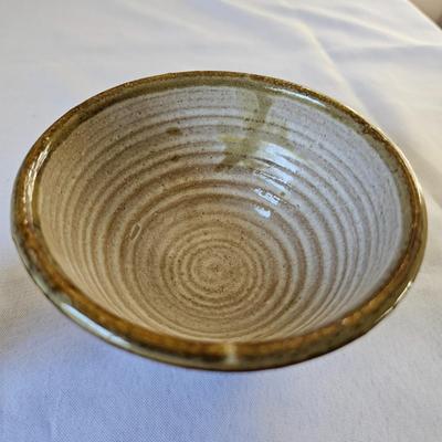 Robin Cage Pottery & More (O-JS)