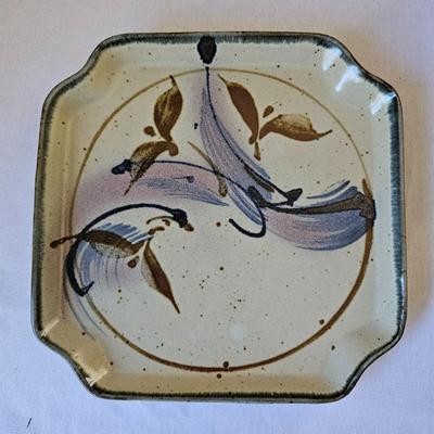 Robin Cage Pottery & More (O-JS)