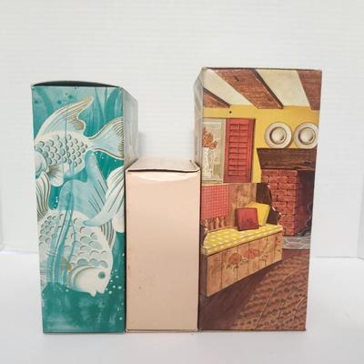 Avon Vintage Fragrance Gift Lot Sea Spirit Topaze Vanity Collection Beauty Dust Hearth Lamp Roses