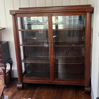 Tiger Oak Glass Front Bookcase w/ Carved Columns (DR-RG)