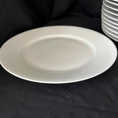 Crate & Barrel White Dinner Plate Set (DR-RG)