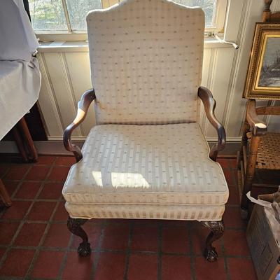 Clawfoot Upholstered Chair (O-JS)