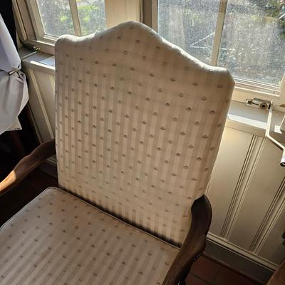 Clawfoot Upholstered Chair (O-JS)