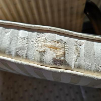 Clawfoot Upholstered Chair (O-JS)