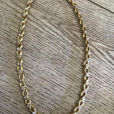 Vintage gold town rhinestone collar statement necklace very beautiful