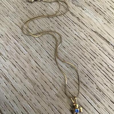 Vintage gold tone necklace