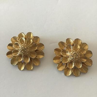 Vintage, gold tone, flower statement clip on earrings