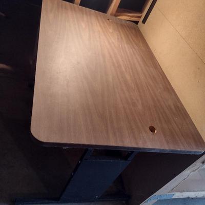 Laminate Top Office Table