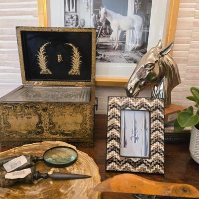 Sale Photo Thumbnail #71: Antique boxes and collectibles