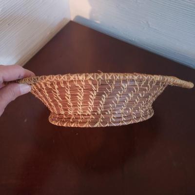 Sweet Grass Baskets (D-KD)